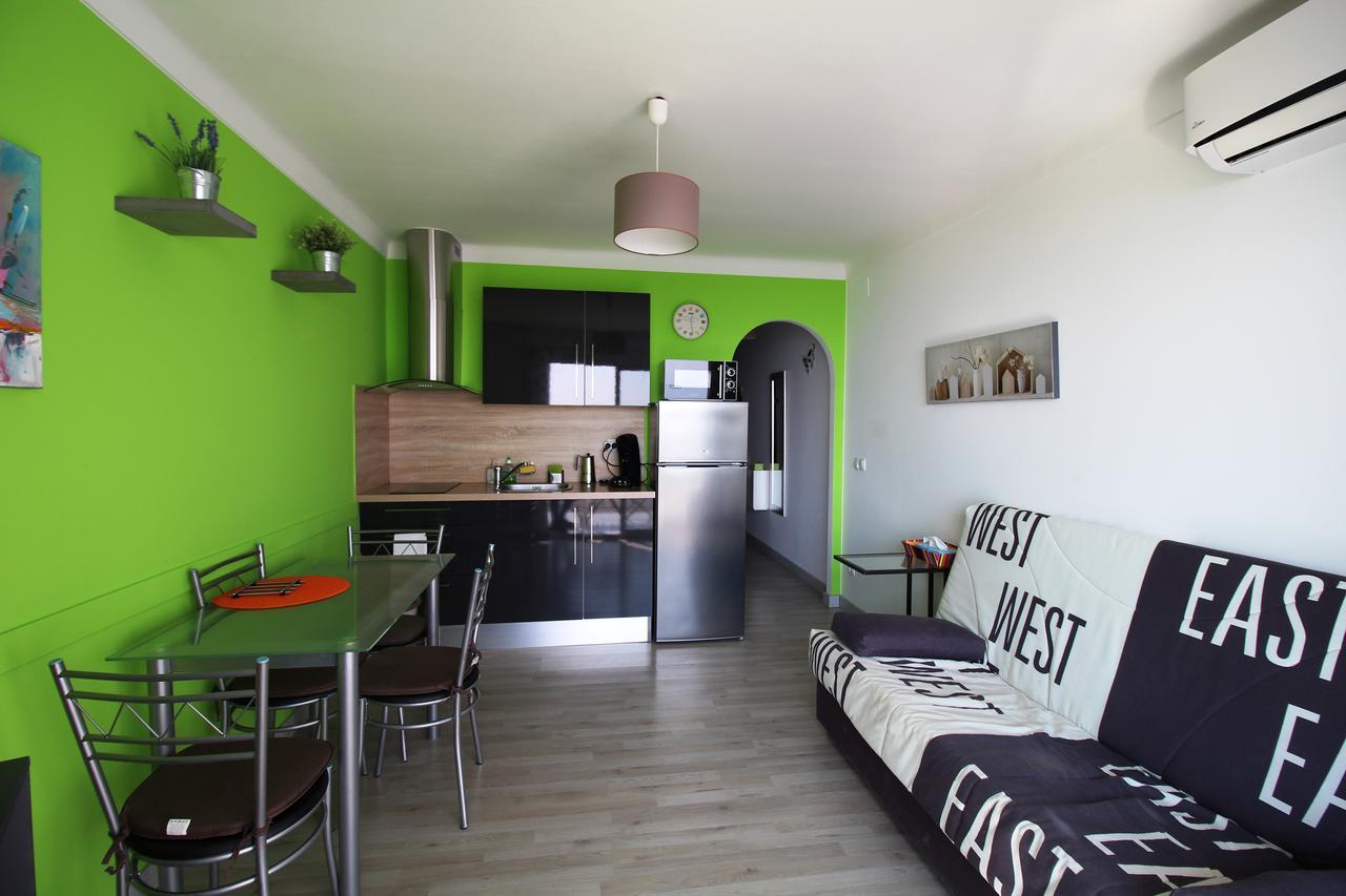 Sylvia 11D1 - Precioso Estudio En Primera Linea De Mar - Centrico - Terraza Vista Mar - Playa - Wifi Apartment เอมปูเรียบราบา ภายนอก รูปภาพ